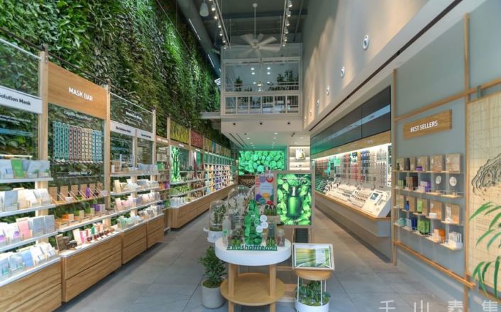 韩国Innisfree旗舰店植物墙--让热带绿洲在混凝土墙