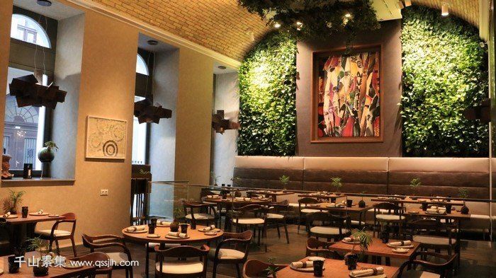 3个高档餐厅美丽的垂直绿化植物墙案例
